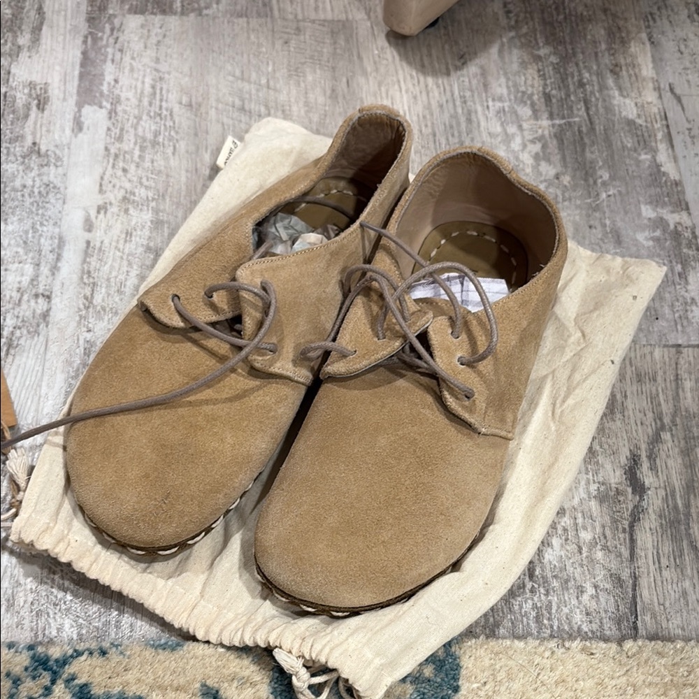 Raum Goods Suede Lace-Up Shoes